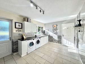 Photo 17- click for photo gallery